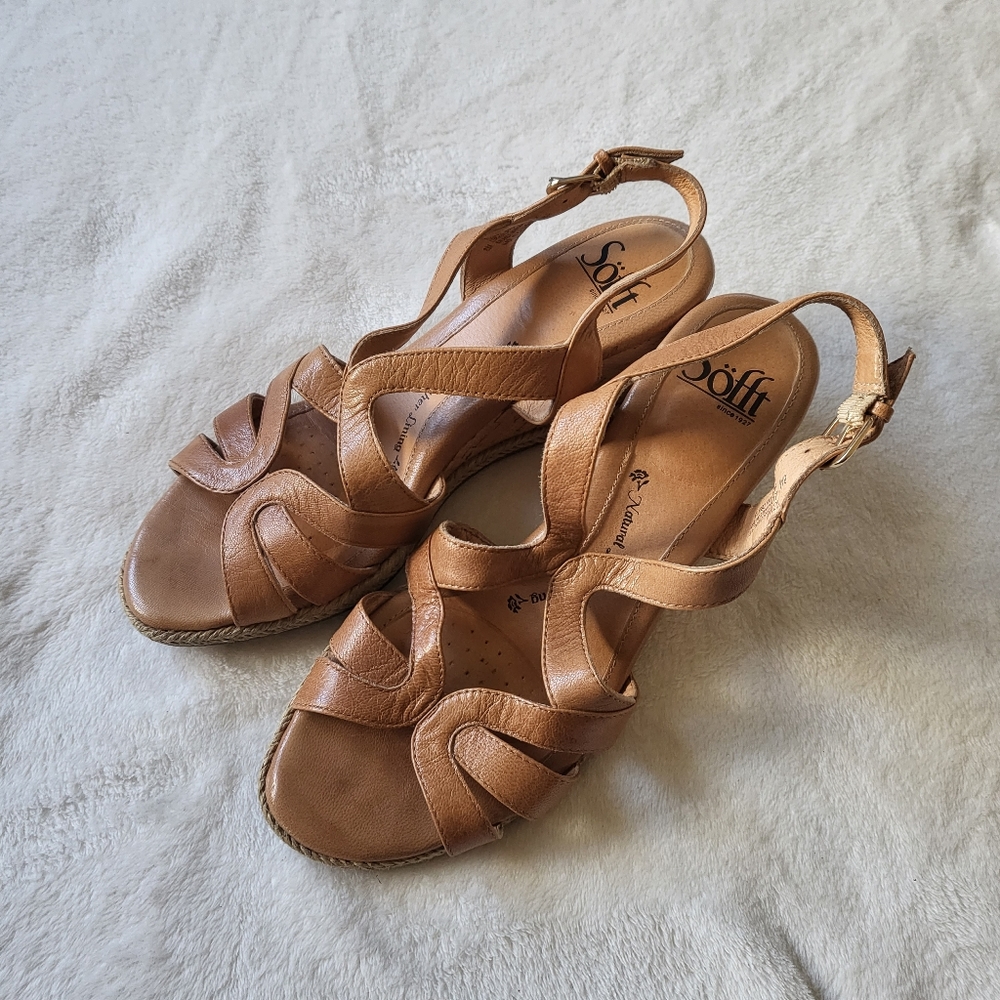 Sofft Tan Wedges
